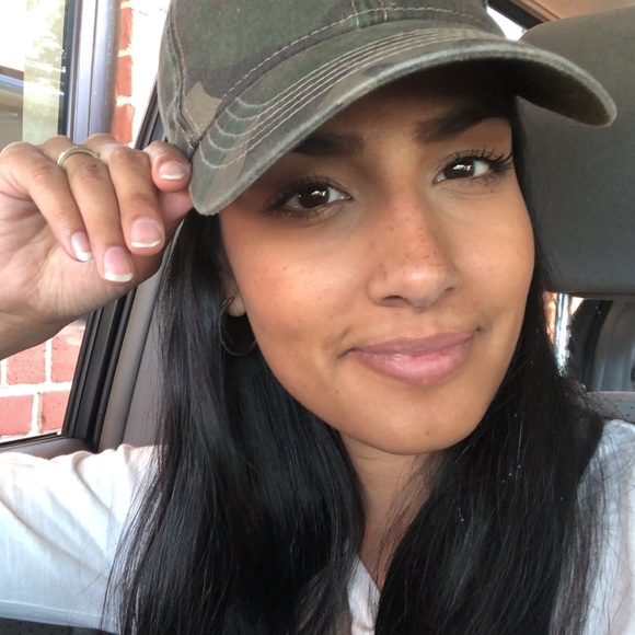 Meet your Posher, Sayira - Picture 1 of 1